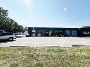 2480-2490 S Wolf Rd, Des Plaines, IL for rent Building Photo- Image 1 of 10