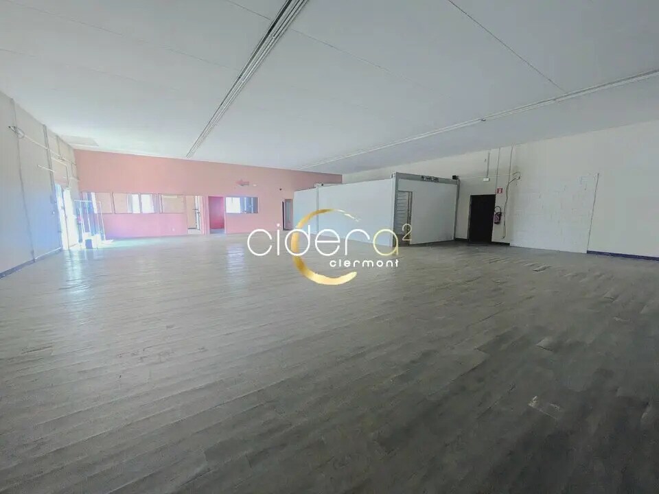 Location Commerce 335 m² - Photo 1