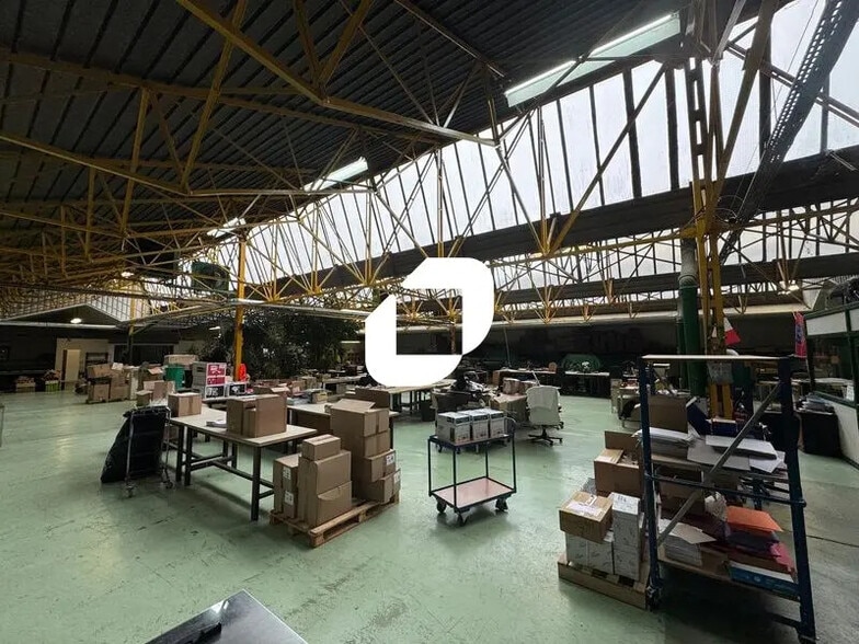 Light Industrial in Bagneux to rent - Building Photo - Image 3 of 6