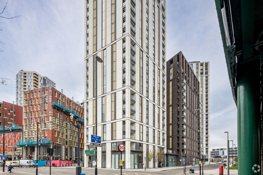 Units 1 & 2, Brick Kiln One, Station Rd, London for sale - Building Photo - Image 3 of 11