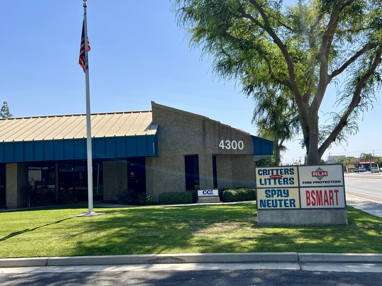 4300 Stine Rd, Bakersfield, CA for rent - Building Photo - Image 2 of 3