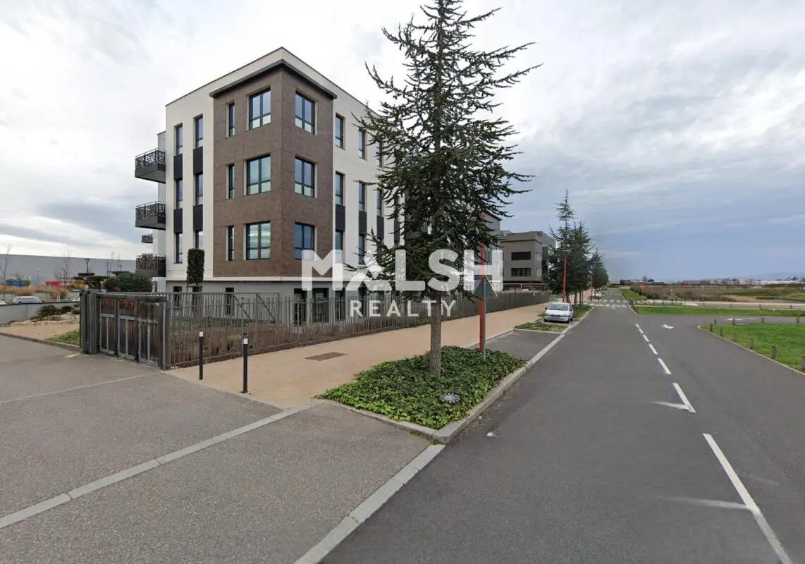 Office in Genas to rent Building Photo- Image 1 of 2