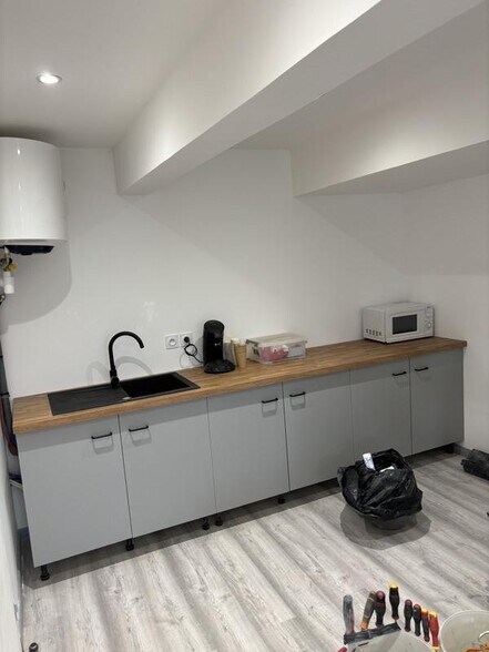 Office in Saint-Priest for sale - Interior Photo - Image 2 of 8