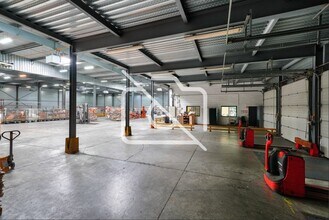 Industrial in Villeparisis to rent Interior Photo- Image 1 of 6