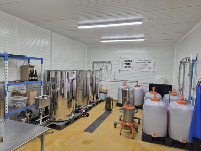 Old Station Rd, Ventnor for sale - Interior Photo - Image 2 of 2