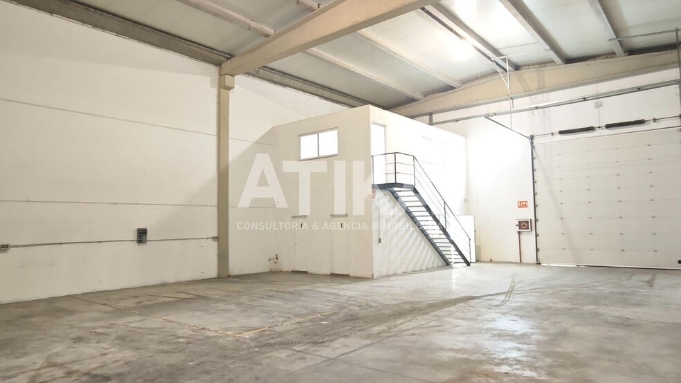 Industrial in Ontinyent, Valencia to rent - Building Photo - Image 1 of 11