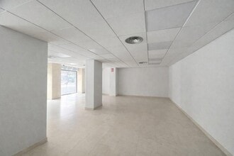 Office / Retail in Madrid, Madrid to rent Interior Photo- Image 1 of 5