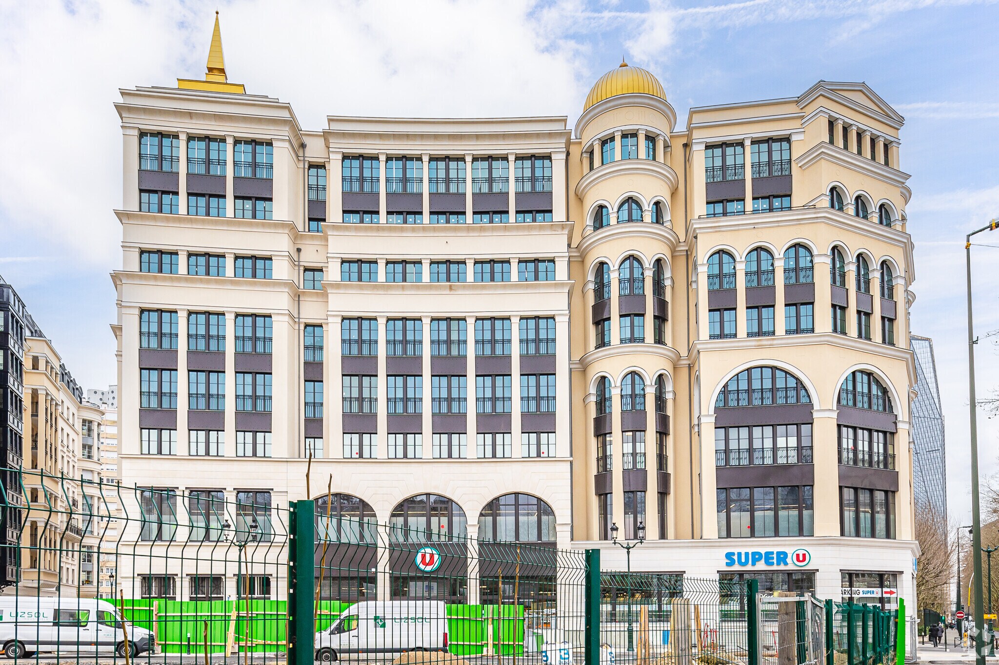 14 Avenue Des Bergères, Puteaux for sale Primary Photo- Image 1 of 4