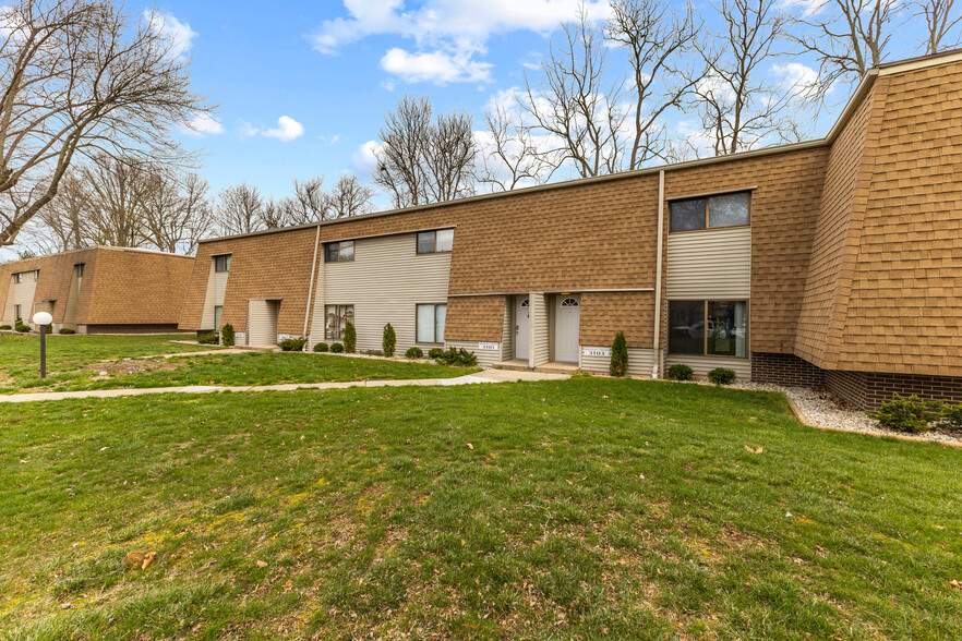 3145 Wedgewood Ct, Columbus, IN for sale - Primary Photo - Image 1 of 1