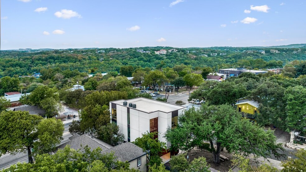 2208 Lake Austin Blvd, Austin, TX for sale - Building Photo - Image 3 of 27