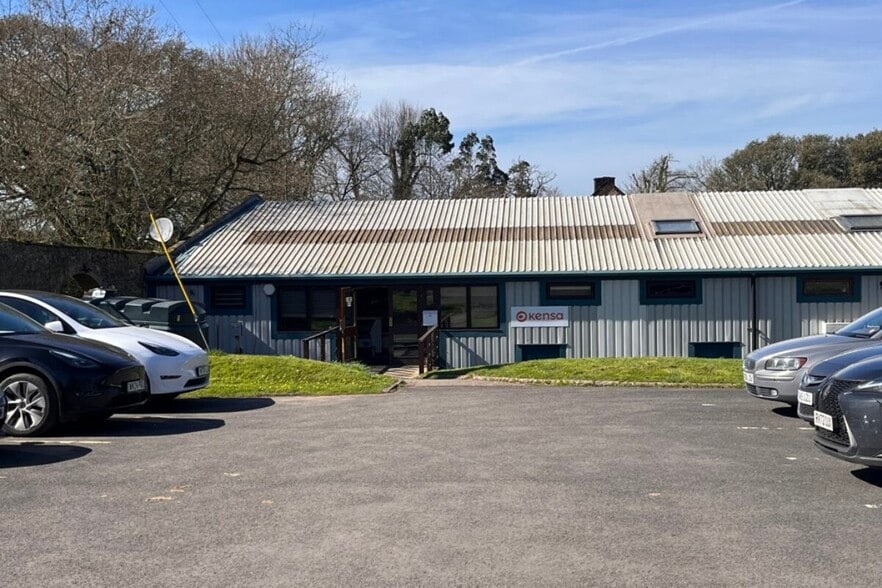 Bishops Court Ln, Exeter to rent - Building Photo - Image 2 of 2