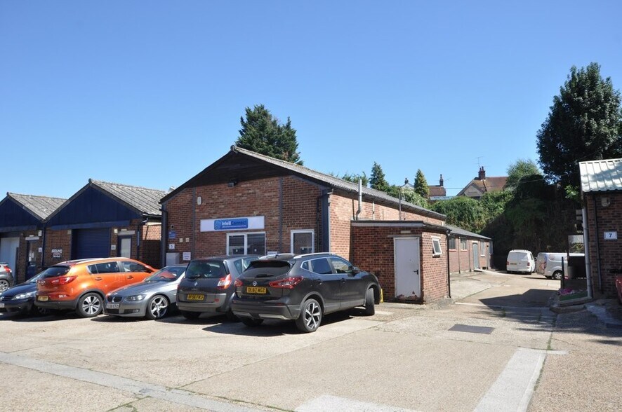 Beehive Ln, Chelmsford for sale - Building Photo - Image 1 of 1