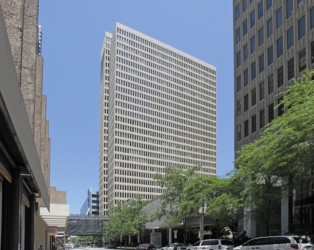 245 Peachtree Center Ave NE, Atlanta, GA to rent Building Photo- Image 1 of 3