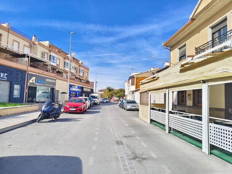 Calle la Vega, 1-1, Atarfe, Granada to rent - Building Photo - Image 3 of 12