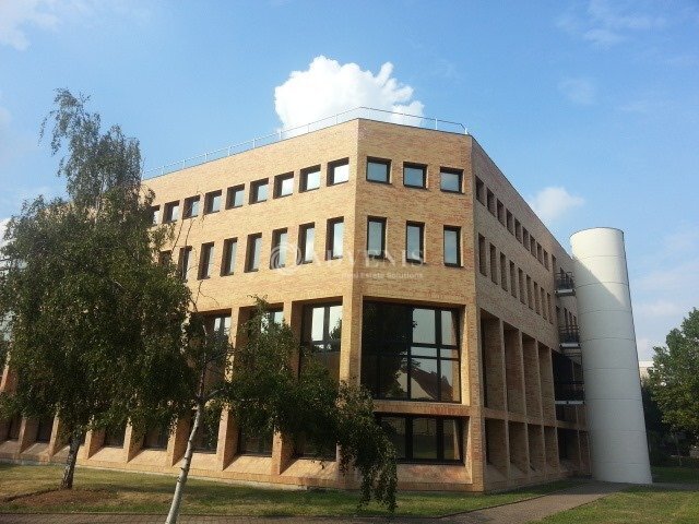 66 Route de Sartrouville, Le Pecq to rent Building Photo- Image 1 of 20