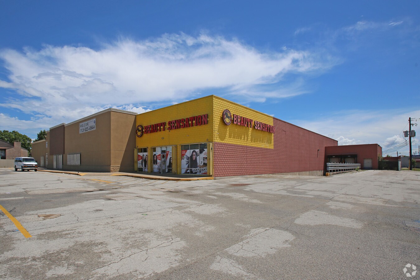 1233512355 Fondren Rd, Houston 77035 UK