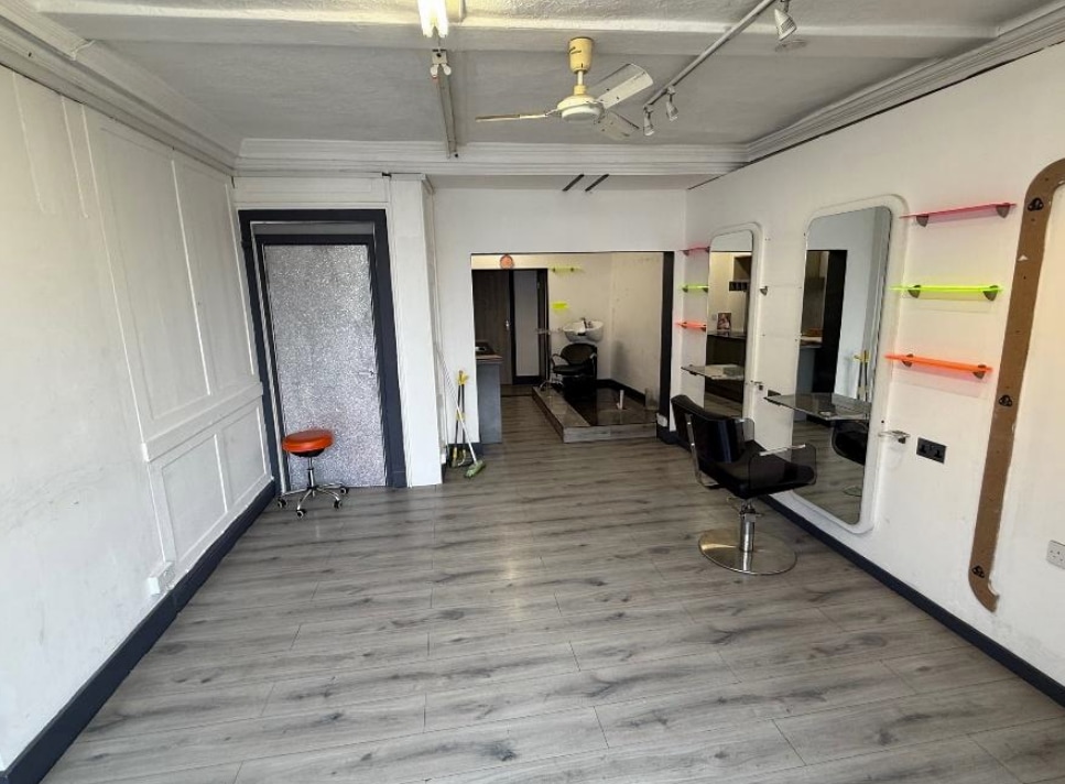 71 High St, Burnham to rent Interior Photo- Image 1 of 2