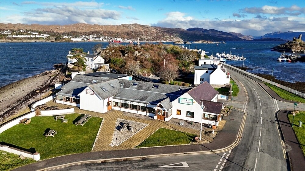 Castle Moil Restaurant & King Haakon Bar, Kyleakin for sale Building Photo- Image 1 of 13