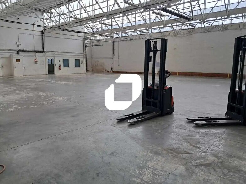 Light Industrial in Massy to rent - Building Photo - Image 3 of 13