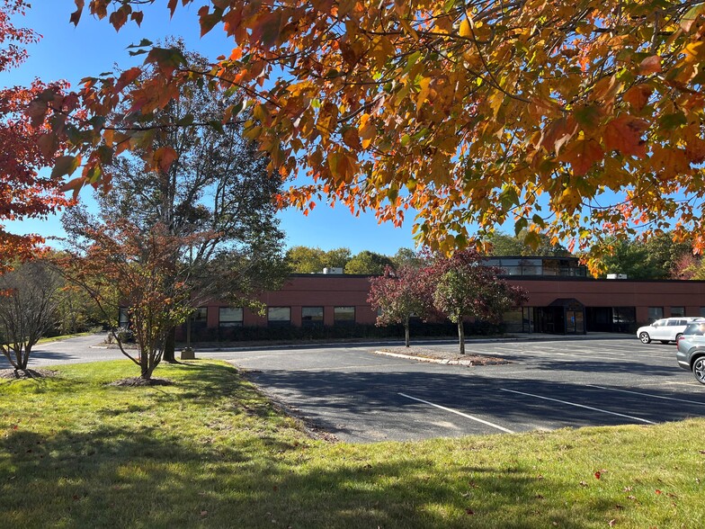 60 Columbian St, Braintree, MA for rent - Building Photo - Image 3 of 10