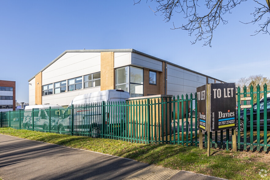 Argyle Gate, Stevenage to rent - Building Photo - Image 2 of 9