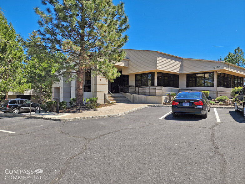 19785 Village Office Ct, Bend, OR for sale - Building Photo - Image 1 of 1