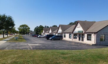 S72W16496-S72W16500 Janesville Rd, Muskego, WI for rent Building Photo- Image 1 of 14