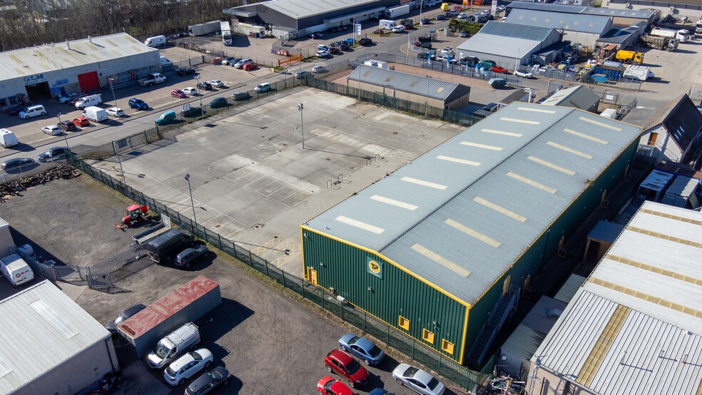 12 Chanonry Rd S, Elgin to rent - Building Photo - Image 2 of 11