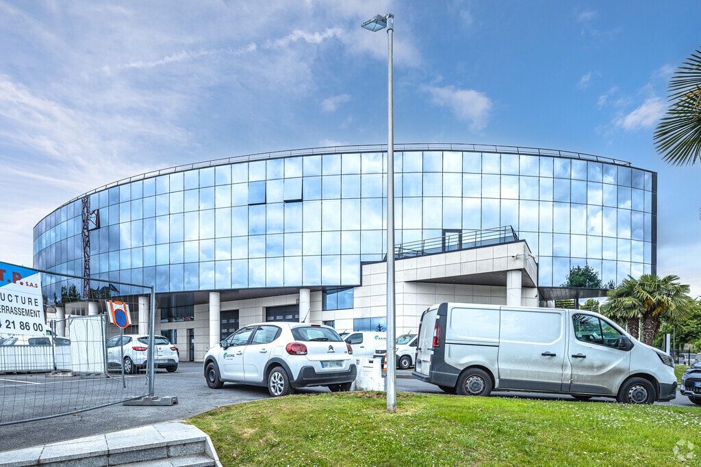 Location Bureaux 221 m² - Photo 1