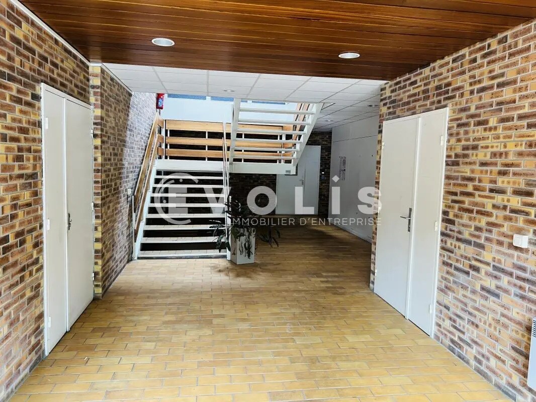 Office in Croissy-Beaubourg to rent Lobby- Image 1 of 8