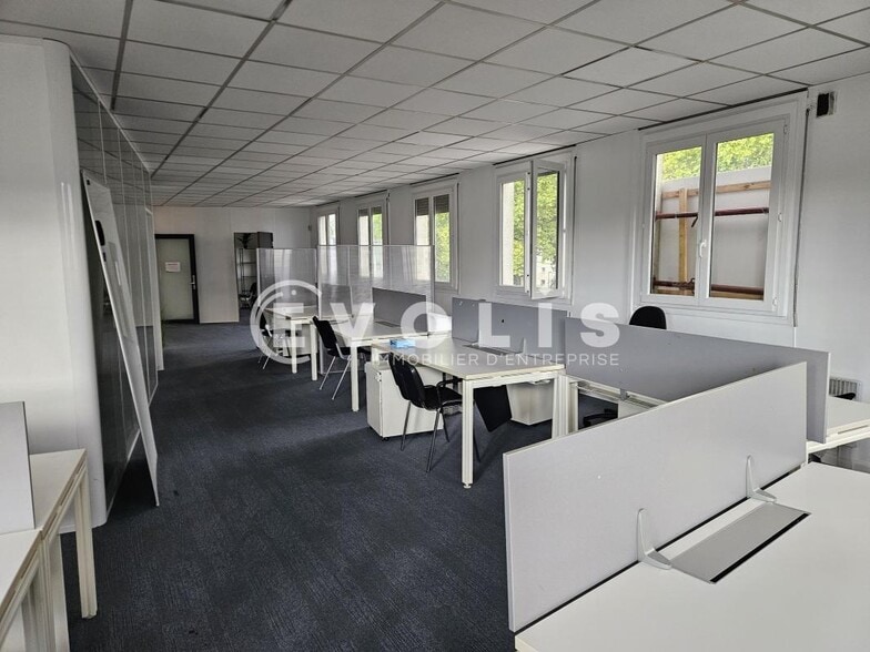 Office in Montrouge to rent - Interior Photo - Image 3 of 12