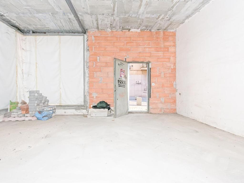 Manresa, BAR 08241 - Unit Pt02 -  - Interior Photo - Image 1 of 8