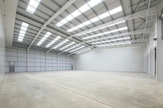 Vulcan Way, Wimborne to rent Interior Photo- Image 1 of 15