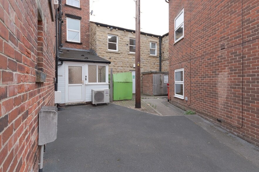 19 Otley Rd, Leeds to rent - Building Photo - Image 2 of 2