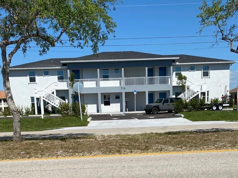 319 Nicholas Pky W, Cape Coral, FL for sale - Primary Photo - Image 1 of 1