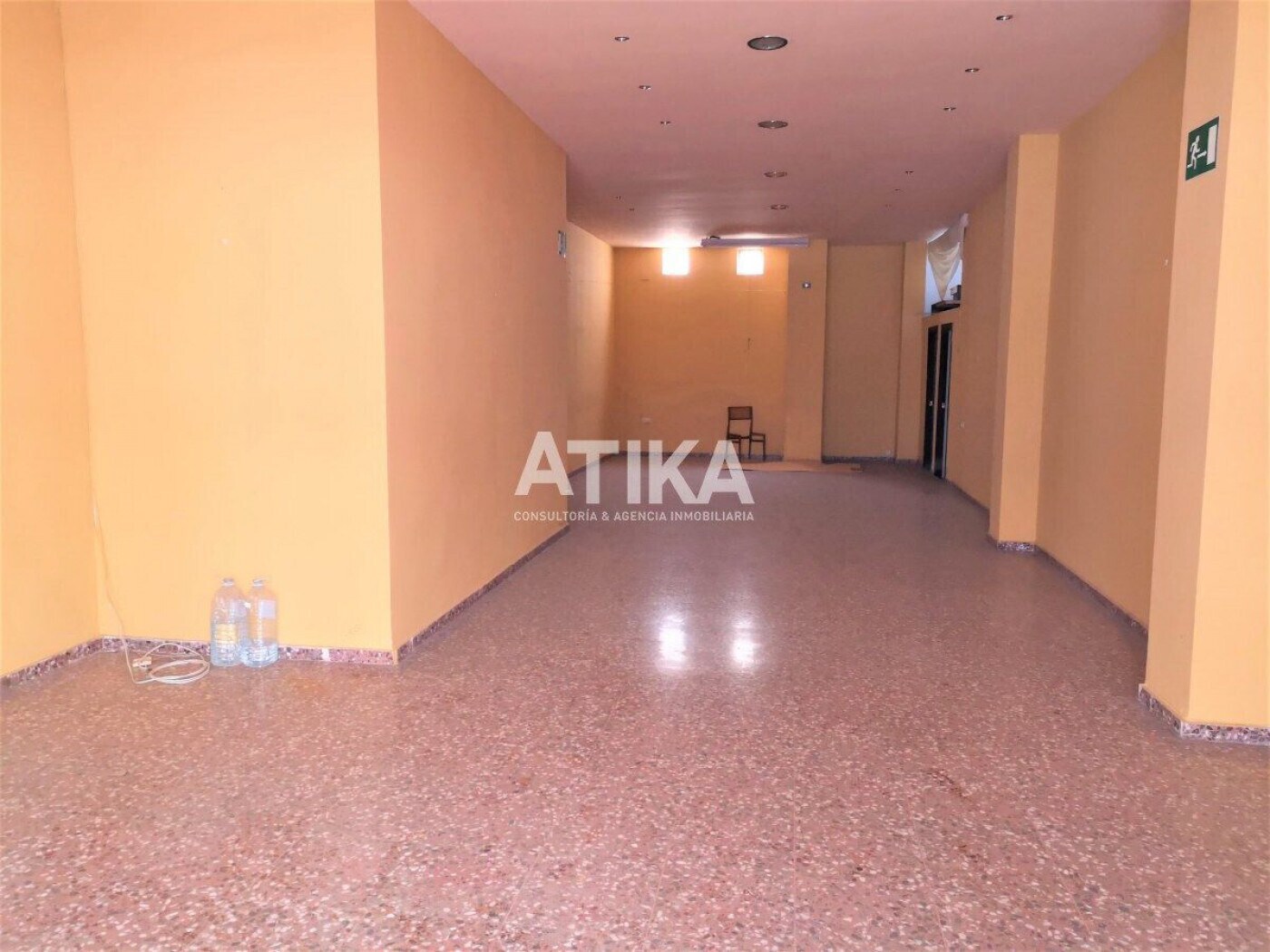 Retail in Ontinyent, Valencia for sale Interior Photo- Image 1 of 6