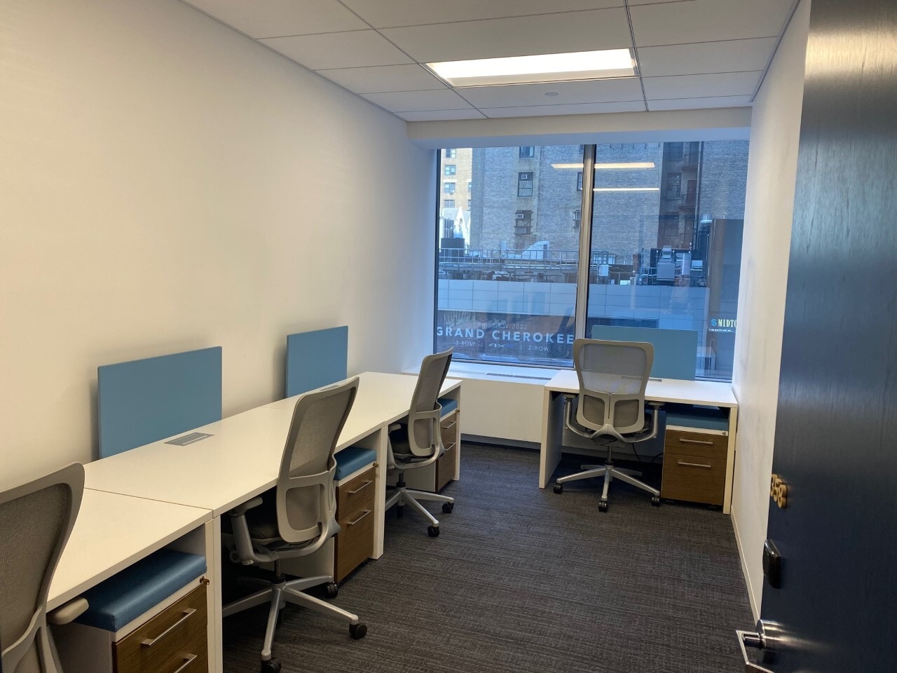 1185 Avenue of the Americas, New York, NY to rent Interior Photo- Image 1 of 2