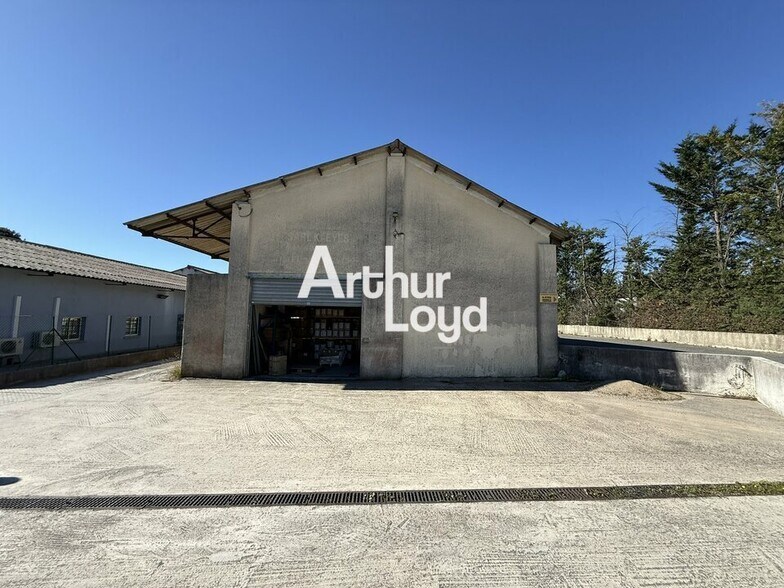 Light Industrial in Le Muy for sale - Building Photo - Image 3 of 4
