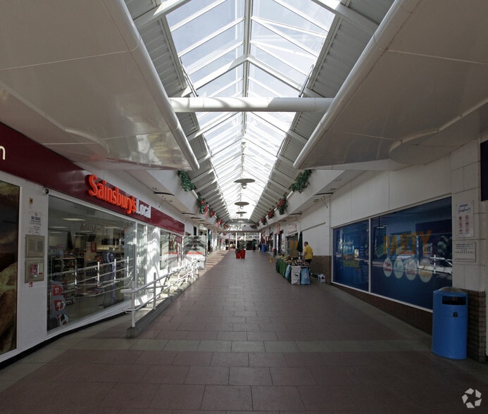 Kilmarnock Rd, Glasgow to rent - Interior Photo - Image 3 of 4