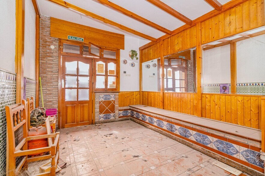 Retail in Granada for sale - Building Photo - Image 3 of 29