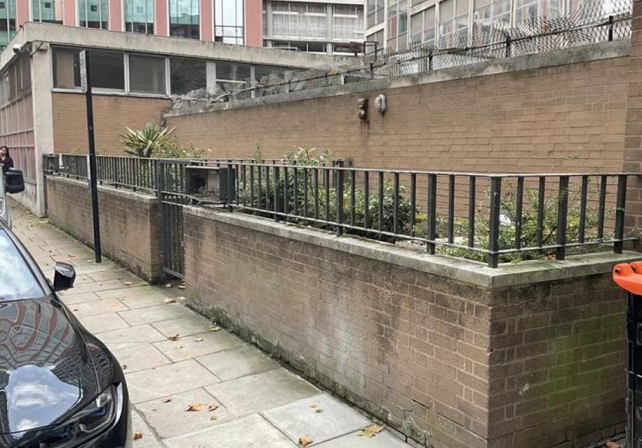 3 Caxton Walk, London to rent Primary Photo- Image 1 of 5