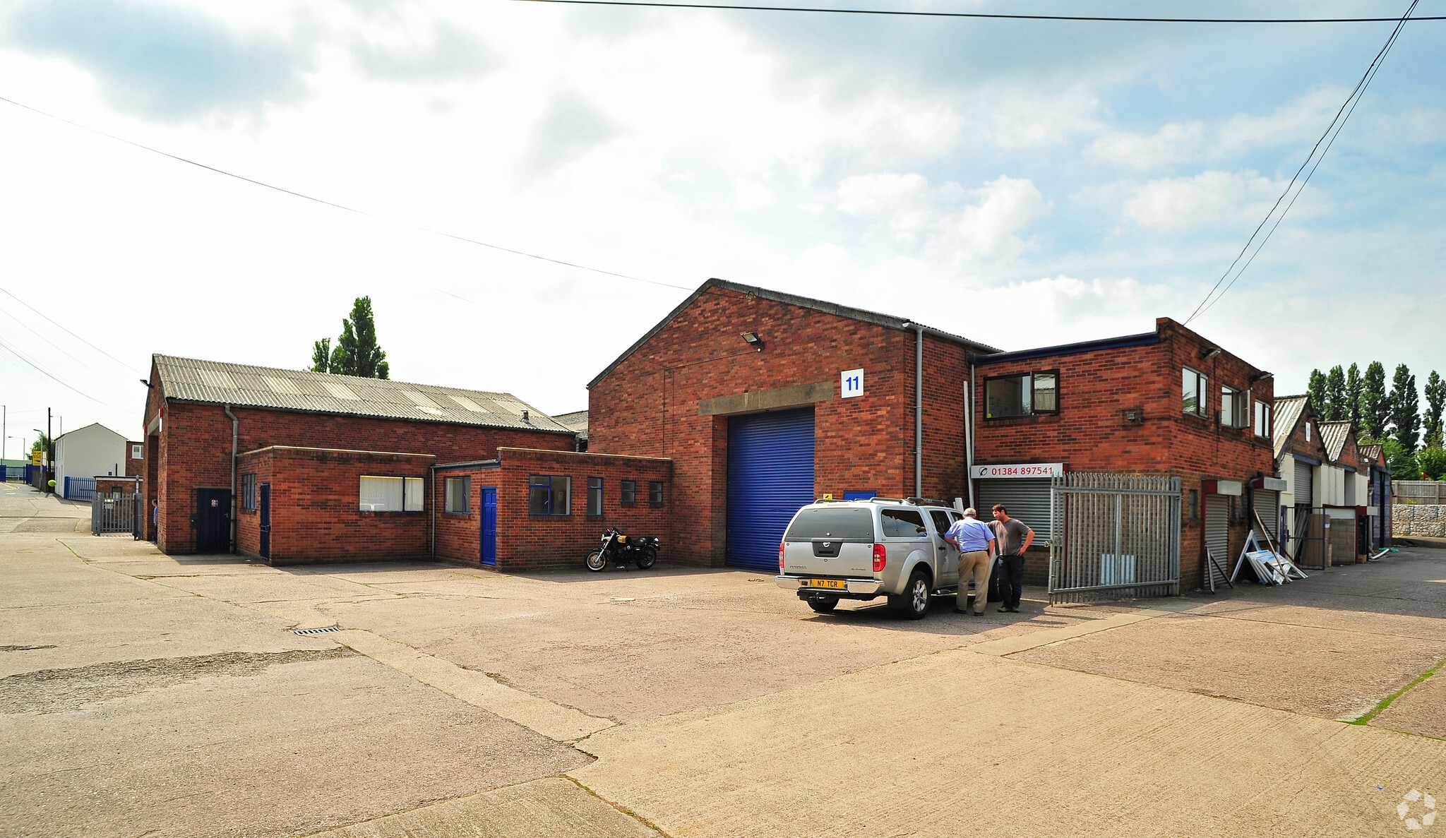 Oak St, Brierley Hill to rent Primary Photo- Image 1 of 5