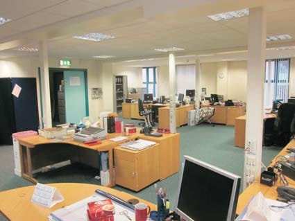 71-75 North St, Belfast to rent - Interior Photo - Image 2 of 3