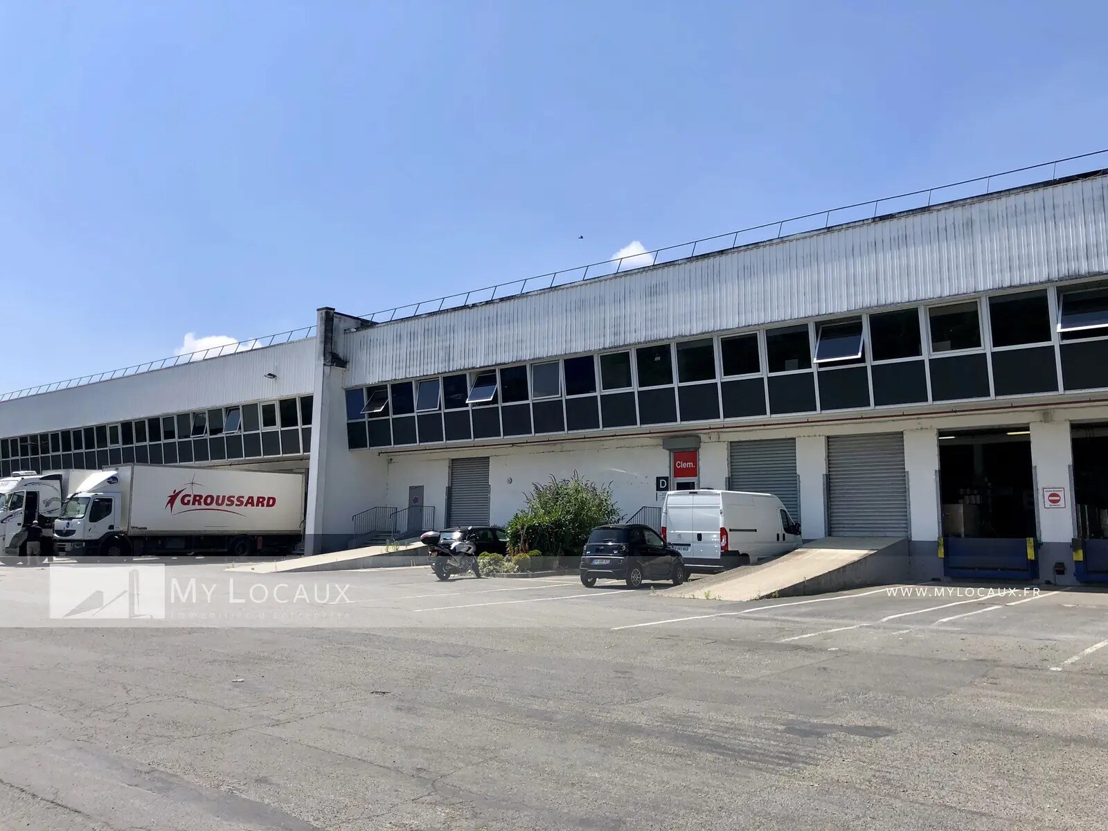 Industrial in Marly-la-Ville to rent Building Photo- Image 1 of 7