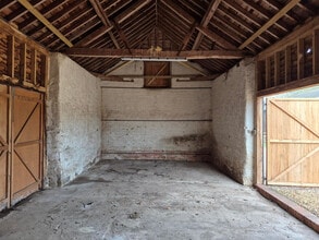 Ringwood Rd, Christchurch to rent Interior Photo- Image 2 of 2
