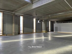 Light Industrial in Lyon to rent Interior Photo- Image 2 of 3