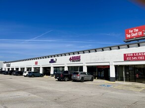 2204 Cypress Creek Pkwy, Houston, TX for rent Building Photo- Image 1 of 3