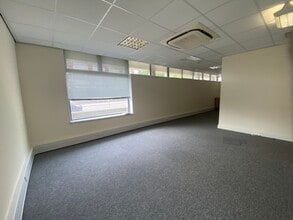 Bromham Rd, Bedford to rent Interior Photo- Image 2 of 4