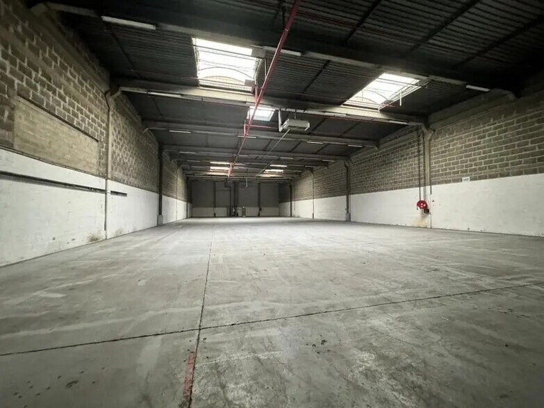 Light Industrial in Herblay-sur-Seine to rent - Interior Photo - Image 2 of 12