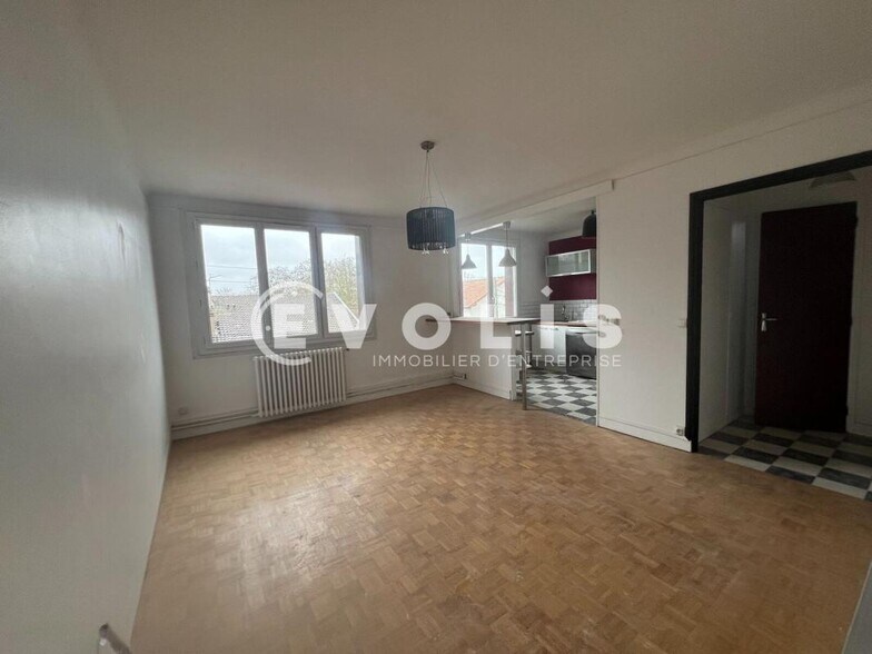 Office in Palaiseau to rent - Interior Photo - Image 2 of 6